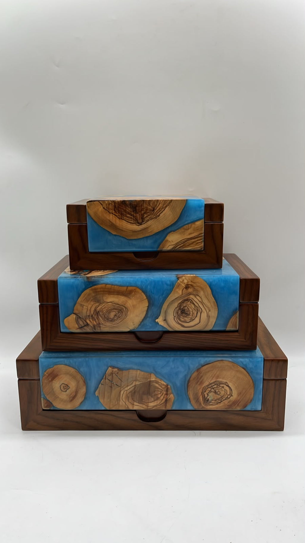Olive Resin Box — Emerald Edition | Handcrafted Oud Storage