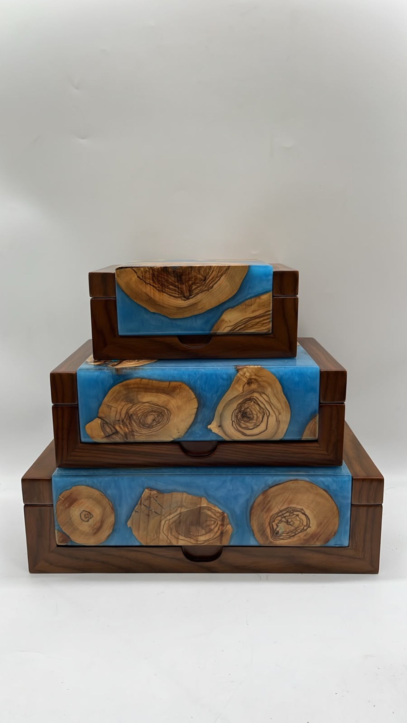 Olive Resin Box — Emerald Edition | Handcrafted Oud Storage