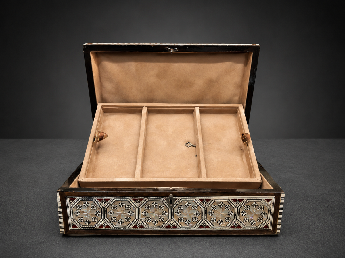 Heritage Pearl Box - Large (36cm)
