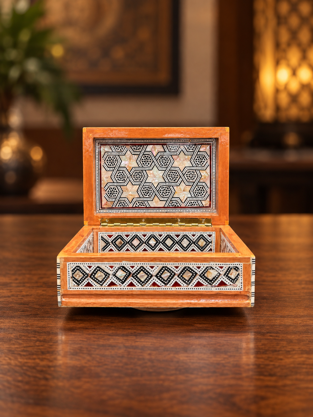 Heritage Pearl Box - in/out  mother off pearl