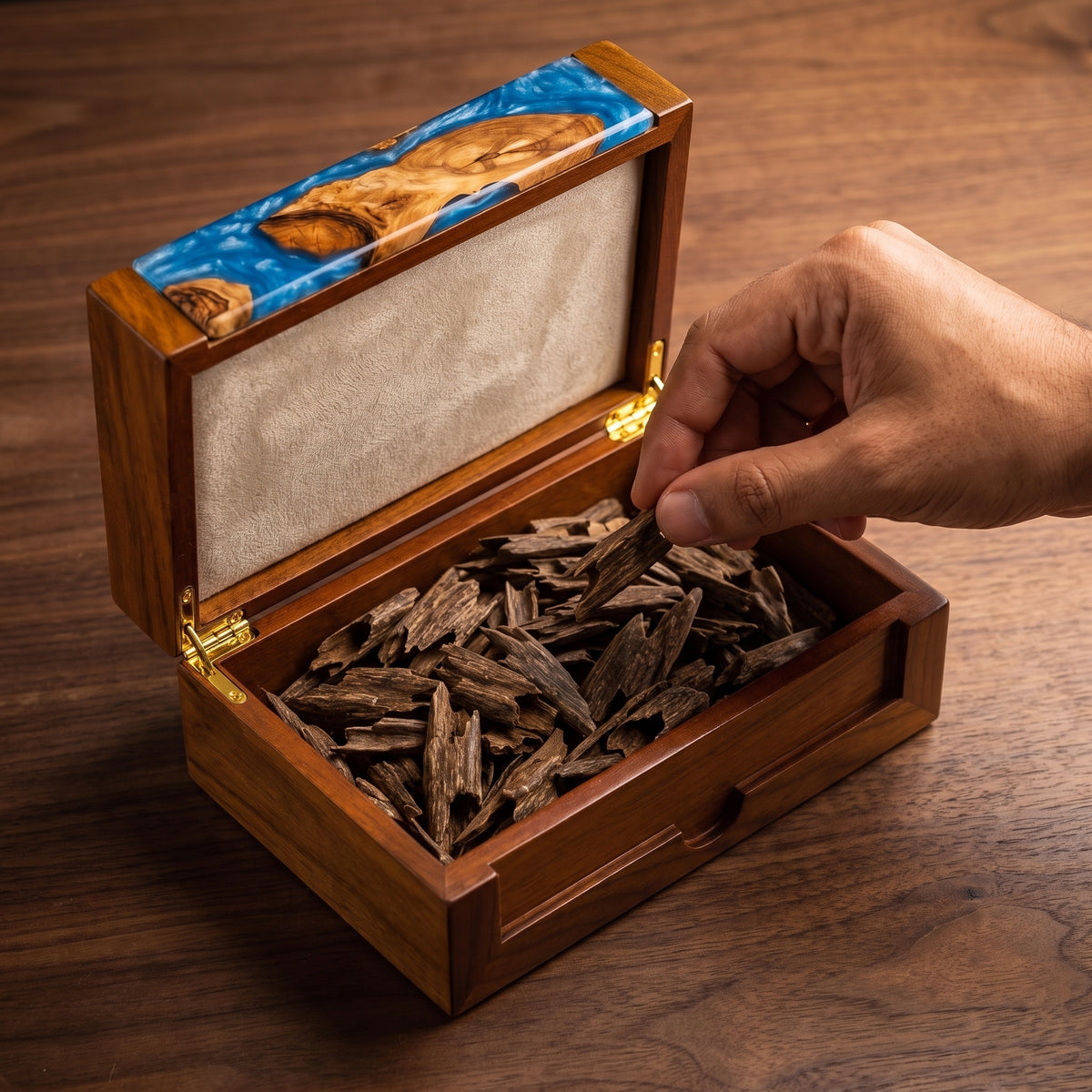 Olive Resin Box — Emerald Edition | Handcrafted Oud Storage